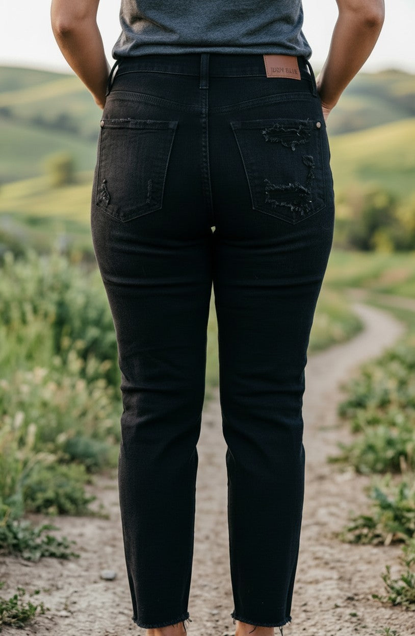 Plus Size Black Skinny Jeans with Destructiuon